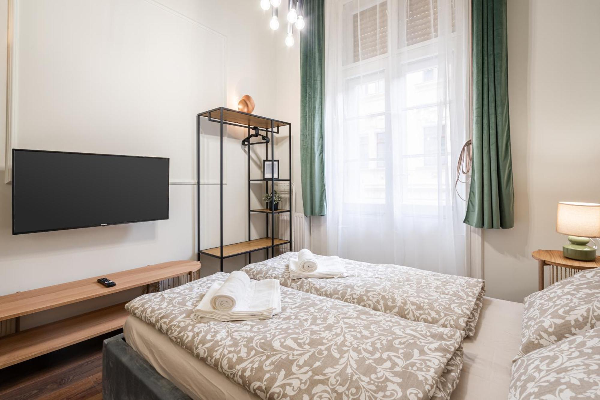Brody 46 Boutique Rooms บูดาเปสต์ ภายนอก รูปภาพ